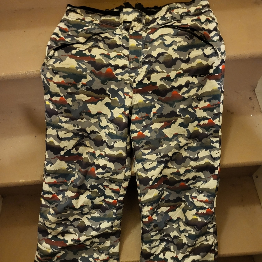 Snowboarding pants